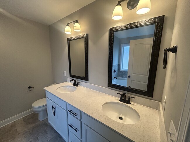 Building Photo - 1176 Elizabeth Ln