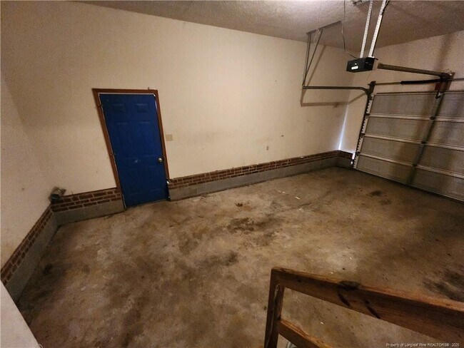 Building Photo - 6445 Rhemish Dr