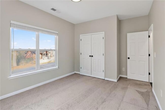 Building Photo - 991 Ada Ave NW