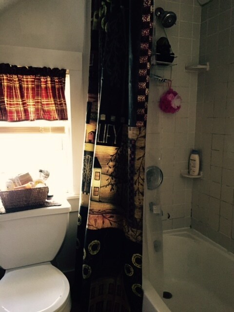 Building Photo - 94 N Maple St