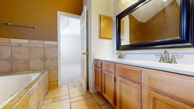Building Photo - 12528 Sun Empress Dr