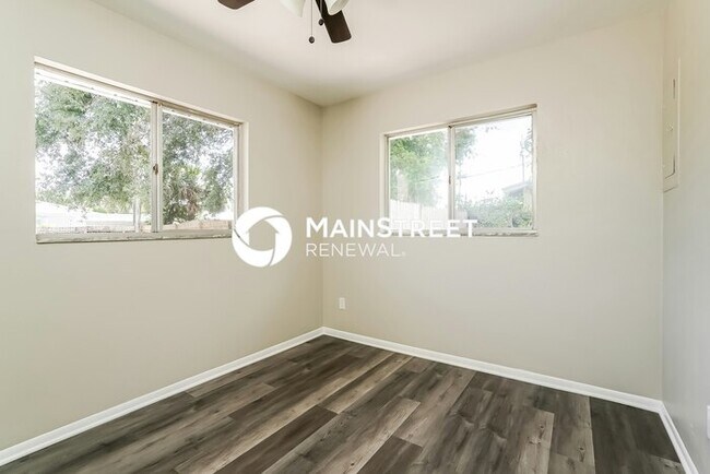 Building Photo - 4 Bedroom Pet-Friendly Home in FORT MYERS, FL with Main Street Renewal