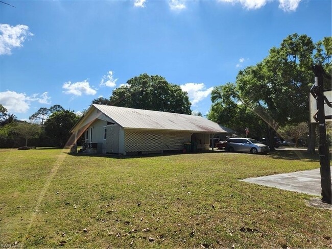 Building Photo - 3226 Van Buren Ave