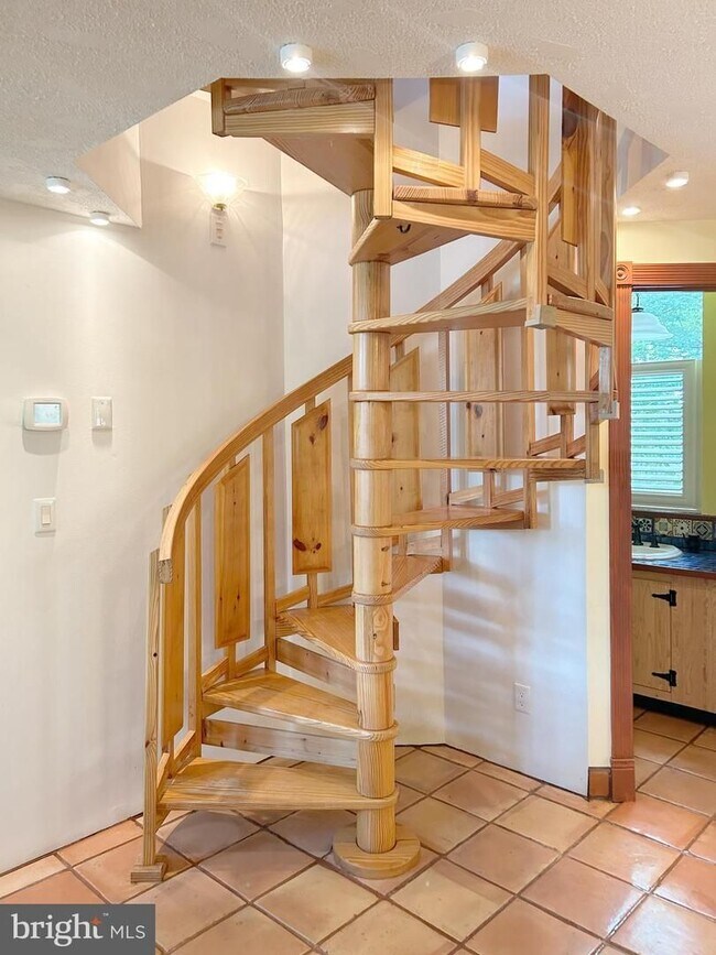 Building Photo - Potomac View