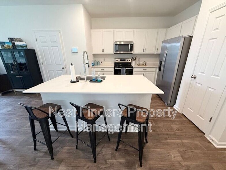 Building Photo - 12743 Barrack Ln