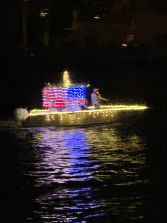 Building Photo - 650 Snug Harbor Dr