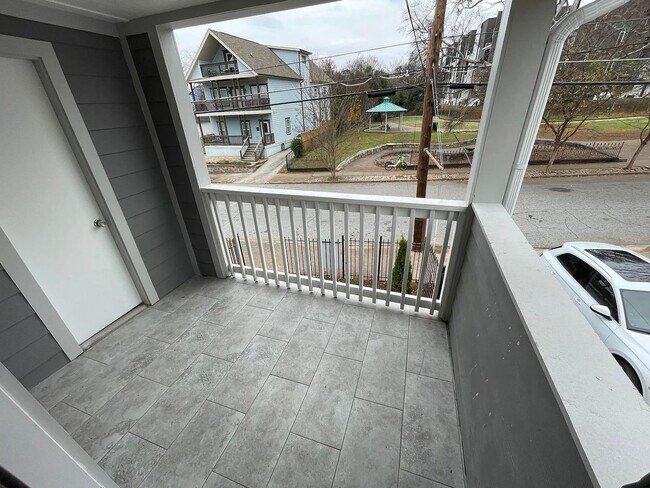 Building Photo - 401 Angier Ave NE