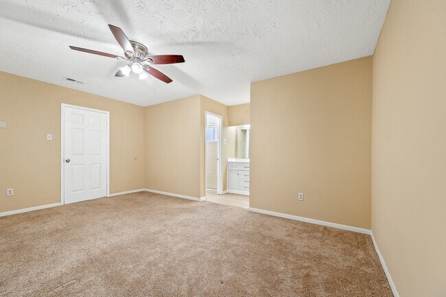 Building Photo - 9302 Claridge Dr