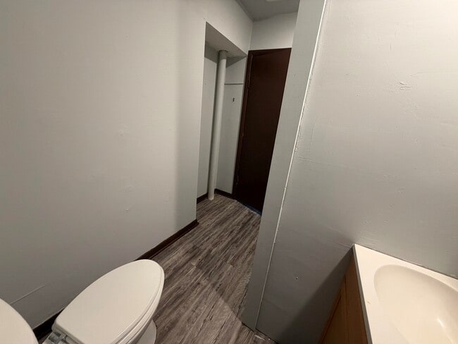 Building Photo - 4-2 Cronkhite-