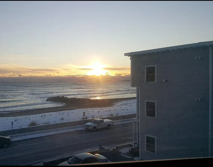 Building Photo - 7 Winthrop Shore Dr