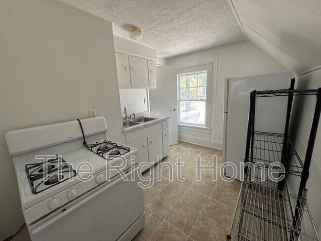 Building Photo - 3021 Harney St