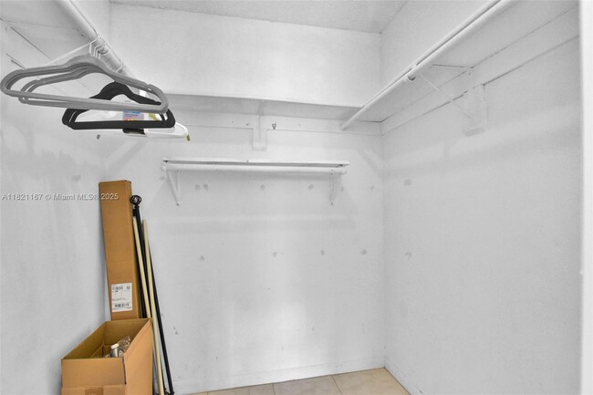 Building Photo - 3527 NE 168th St
