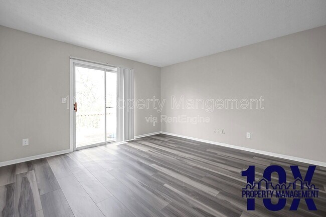 Building Photo - 1080 Viewpointe Dr