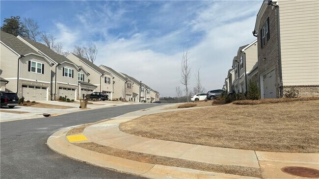 Building Photo - 128 Cedar Ln