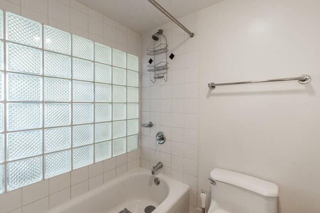 Building Photo - PANORAMIC CITY & OCEAN VIEWS - ONE ARCHER ...