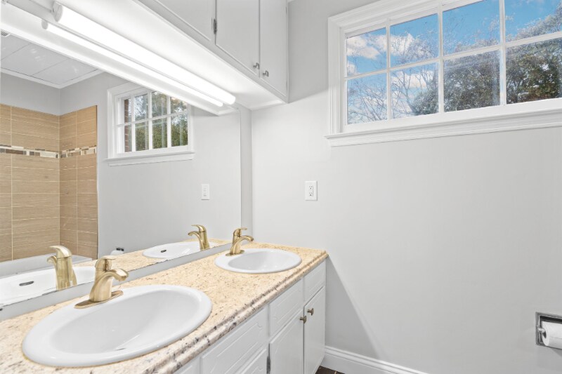 Building Photo - 506a N Thomas Rd