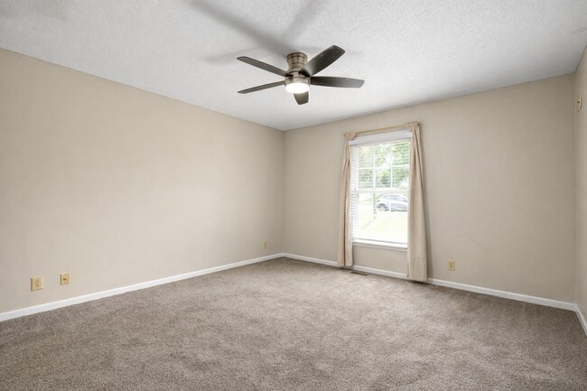 Building Photo - Pet Friendly Three Bedroom with Basement!