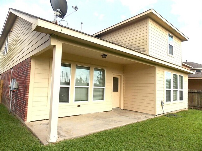 Building Photo - 6130 Carver Pines Dr