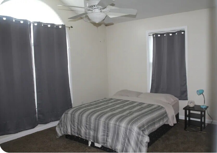 Building Photo - 189 Newport Rd