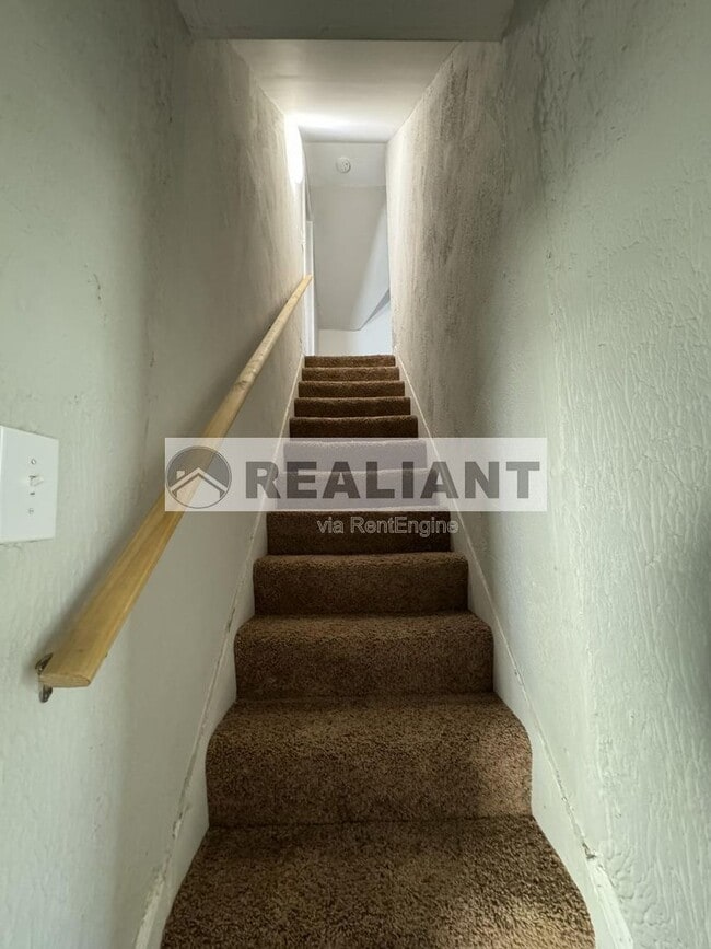 Building Photo - 4516 Huntington Ave