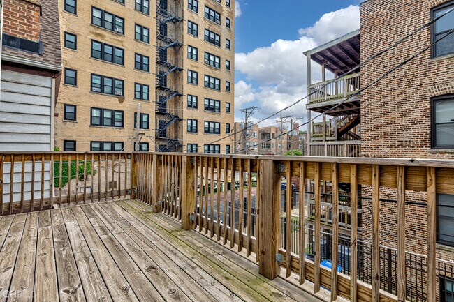 Building Photo - 1313 E Hyde Park Blvd