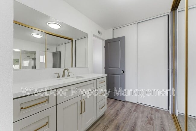 Building Photo - 1500 Aldea Dr