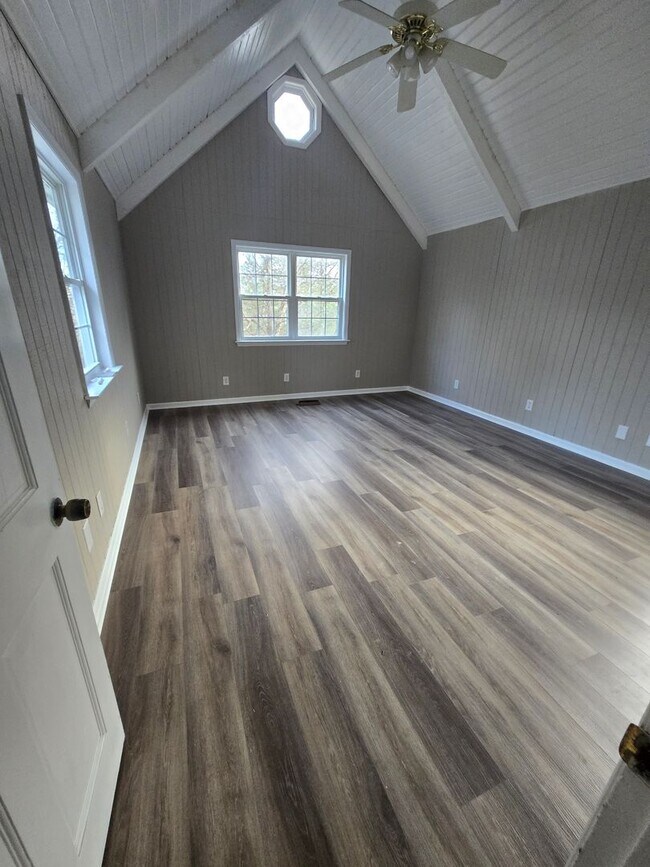 Building Photo - Property Manager Special! Skip your first month’s rent upon approval. Apply now—this offer won’t ...