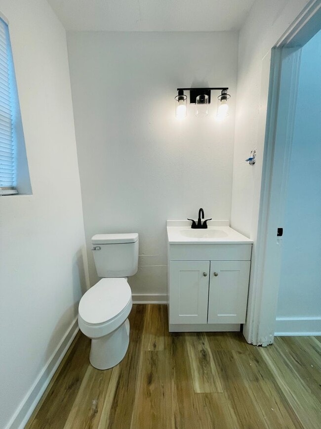 Building Photo - 803 W 23rd St