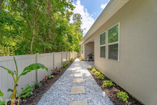 Building Photo - 12647 Julington Oaks Dr
