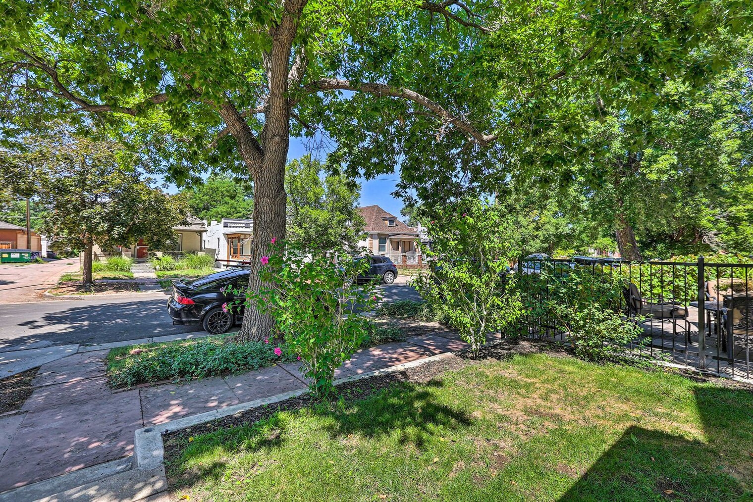 Building Photo - 420 Elati St