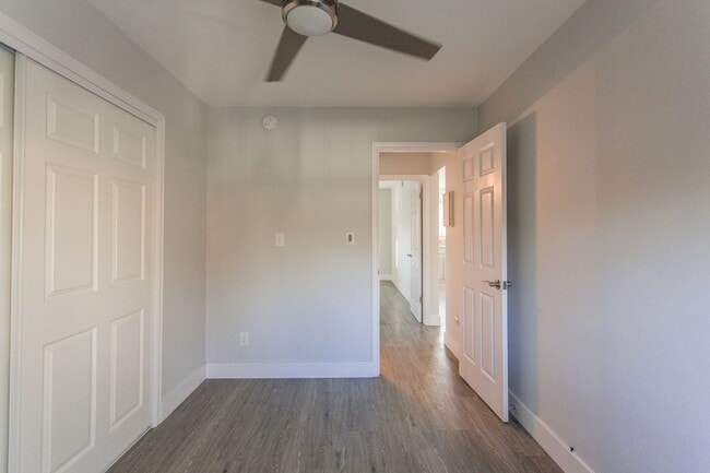 Building Photo - Immaculate Fully Renovated 2 bed/1 bath!