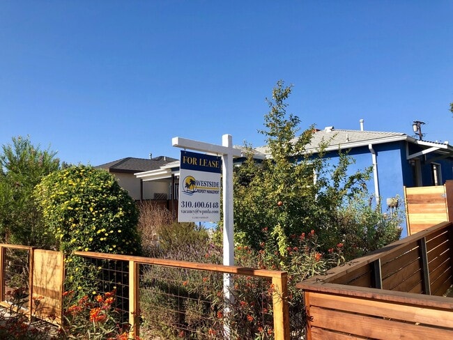 Building Photo - 1727 Franklin St