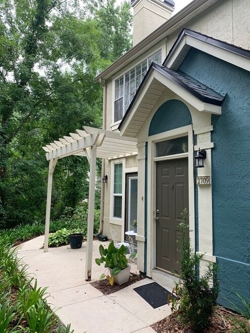 Building Photo - 13703 Richmond Park Dr N