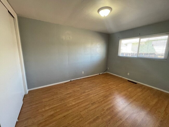 Building Photo - RN T 505-525