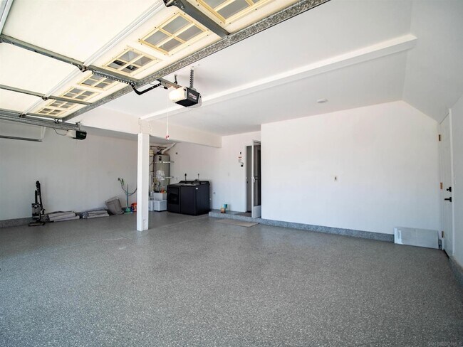 Building Photo - 11748 Via Chona