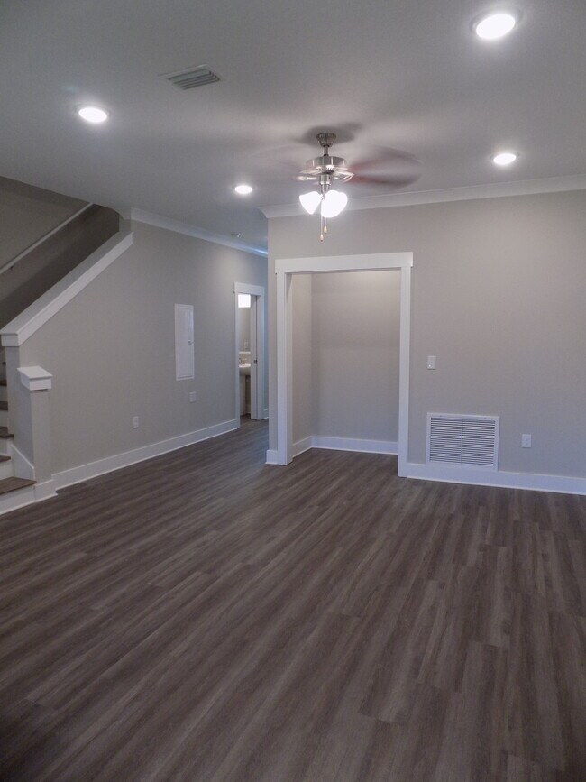 Building Photo - 271 N Sand Palm Rd