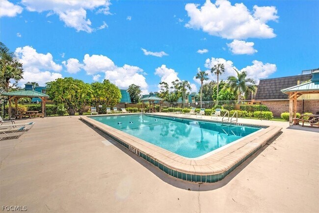 Building Photo - 4029 Sandlewood Ln