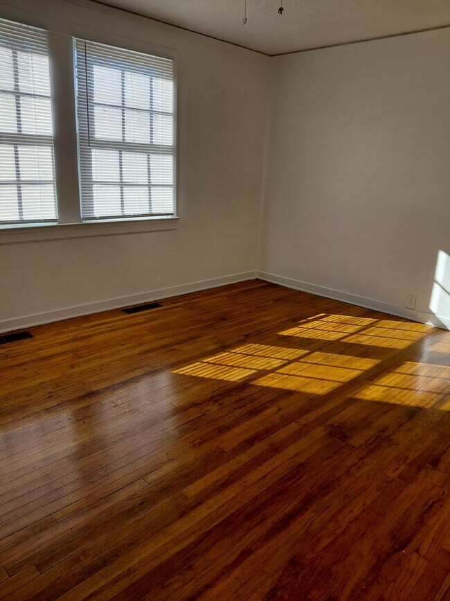 Building Photo - 2901 Jefferson St