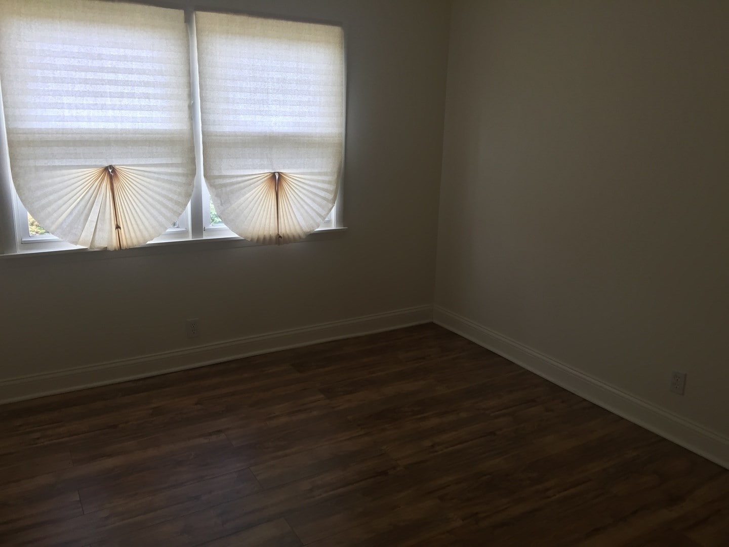 Building Photo - 4555 W Wellington Ave