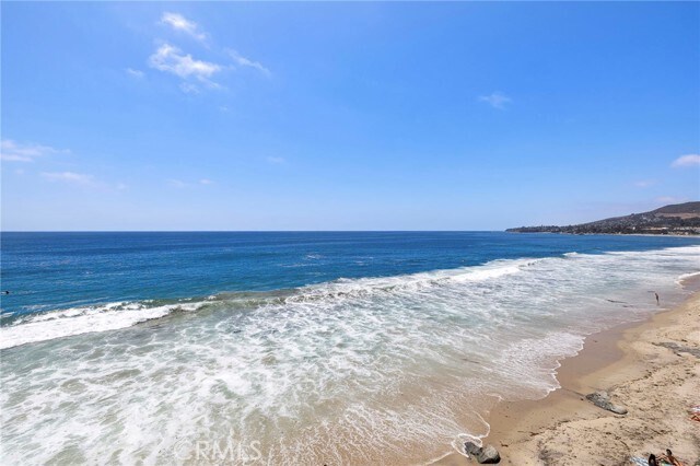 Building Photo - 1045 Gaviota Dr