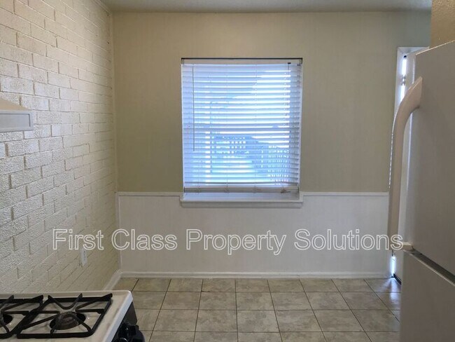 Building Photo - 1731 NW 32nd St