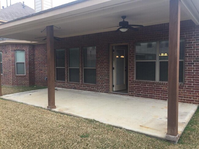 Building Photo - 2014 Red Wren Cir