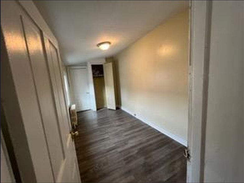 Building Photo - 137 S 11th St