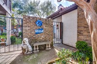 Building Photo - Condo in North Dallas!