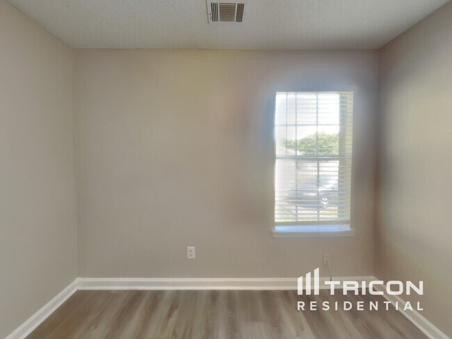 Building Photo - 5093 River Overlook Way