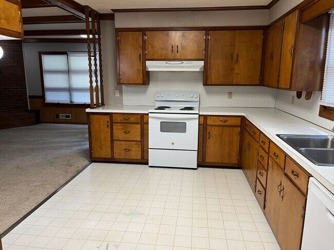 Building Photo - Fantastic