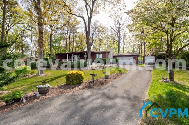 Building Photo - 7425 Hickory Ln