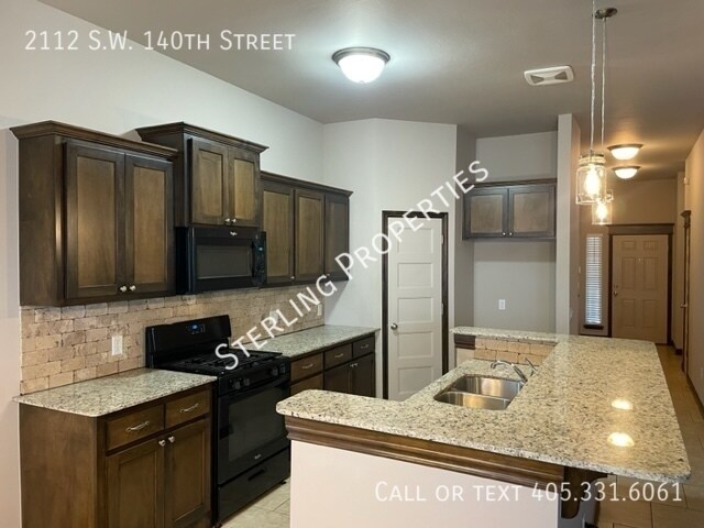 Building Photo - 2112 SW 140th St