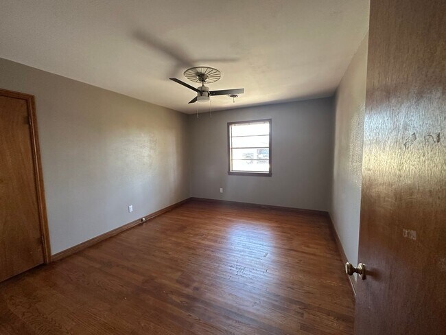 Building Photo - **COMING SOON ON JULY 1ST, 2026** Introducing a charming 3-bedroom, 2.5-bathroom home located in ...