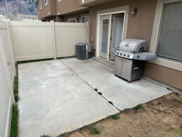 Building Photo - 136 Arlington Way